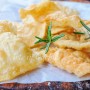 Chiacchiere al parmigiano e rosmarino ricetta salata vickyart arte in cucina