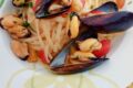 Linguine  con cozze e datterini giallo -rosso