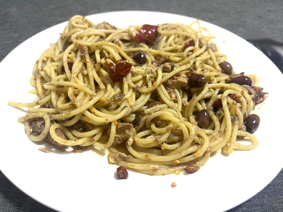 spaghetti allo sgombro saporiti