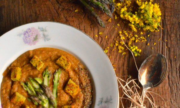 Crema di carote novelle (con la buccia) e gambi di asparagi