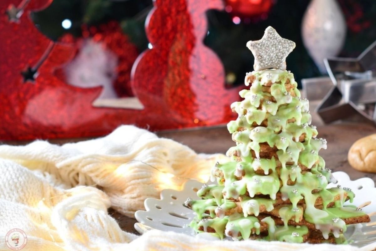 Albero di Natale con biscotti speziati