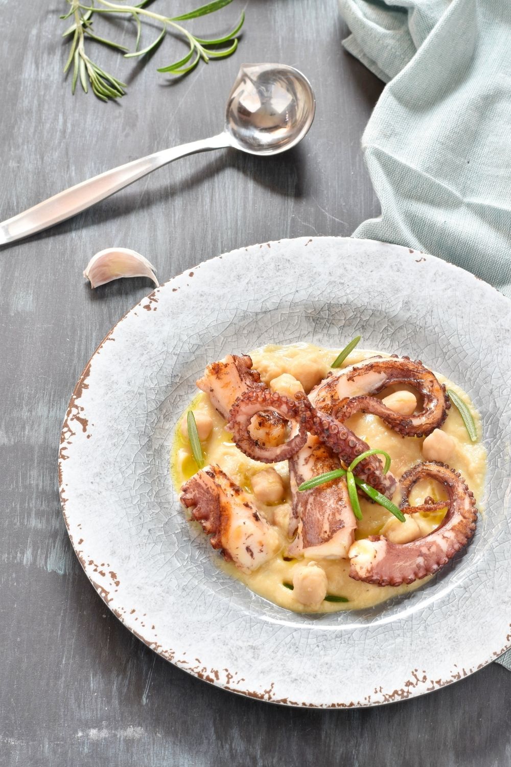 Polpo alla piastra con crema di ceci ⋆ Adatta la Ricetta