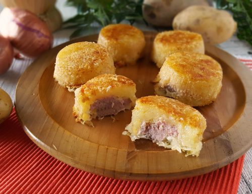 Tortini di patate e salsiccia cremosi senza bollire le patate