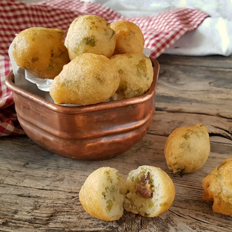 Frittelle alghe e acciughe gustoso finger food - Il mondo ...