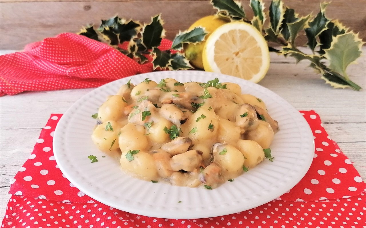 gnocchi con cozze e vellutata di patate