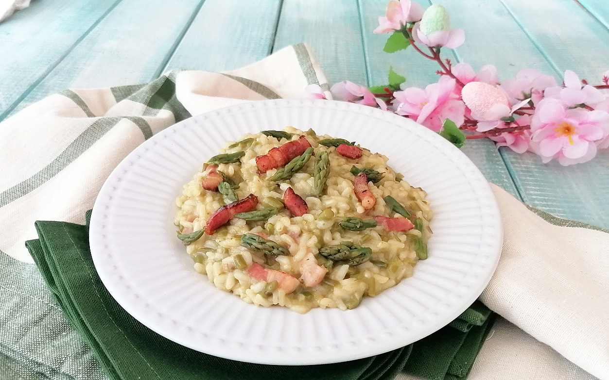 RISOTTO ASPARAGI E GUANCIALE CROCCANTE