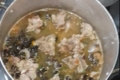 Preparazione di cibo autoctono, come preparare la zuppa di afang.