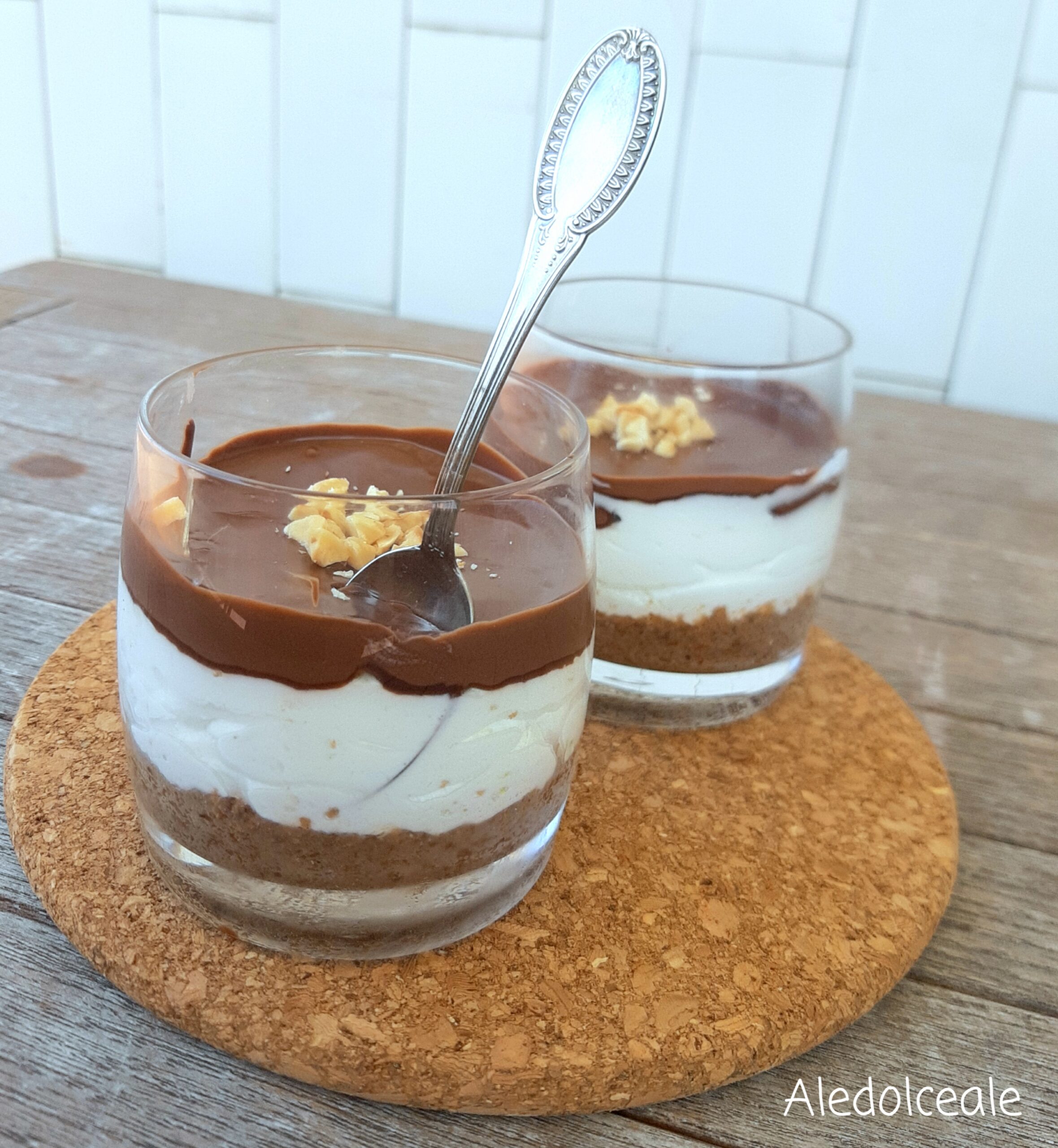 cheesecake al cioccolato facile e veloce senza gelatina