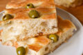 Focaccia soffice alle olive