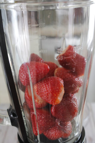 fragole nel frullatore
