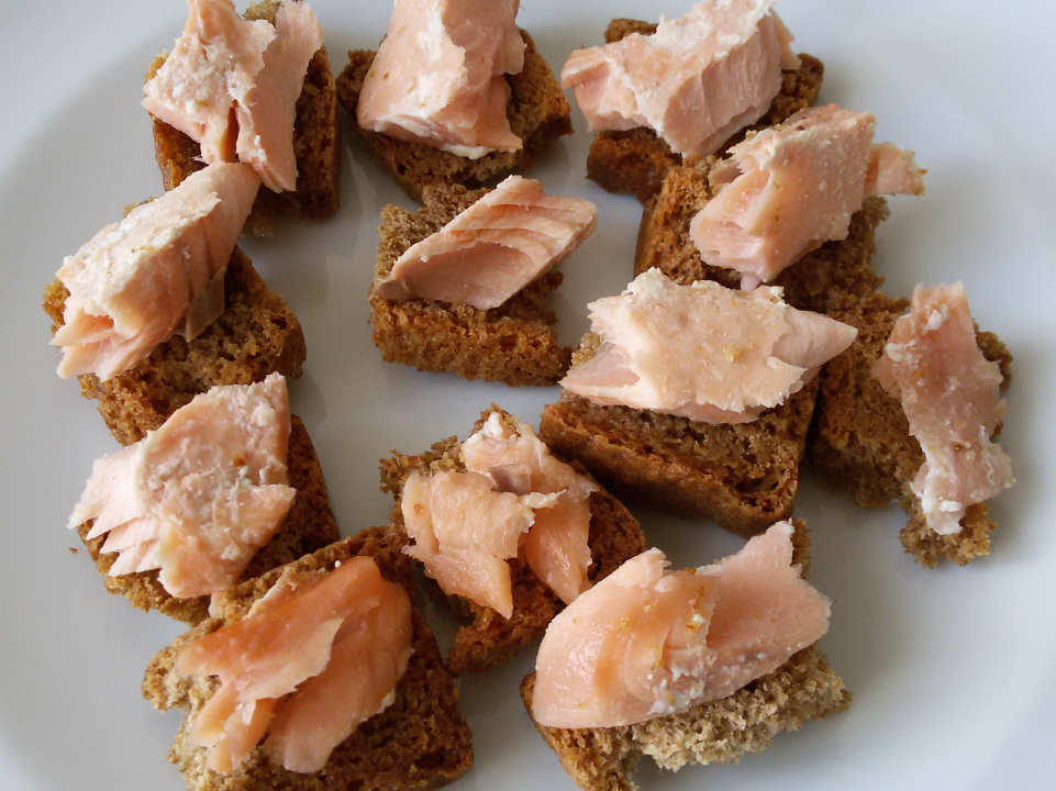 Crostini Di Salmone Alimentazione E Salute Eat Healthy