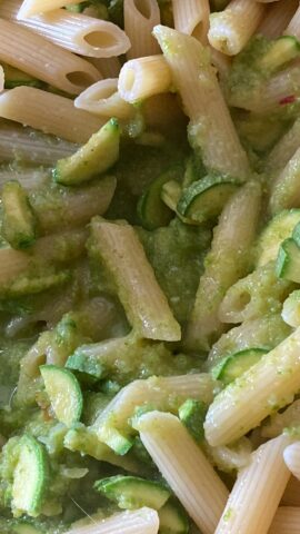 Pasta con zucchine cremosa veloce e light - Alimentazione e salute ...