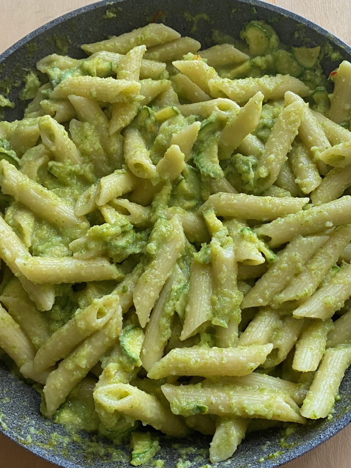 Pasta con zucchine cremosa veloce e light - Alimentazione e salute ...