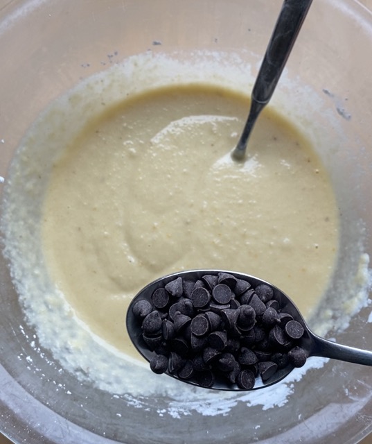 Aggiungere le gocce di cioccolato