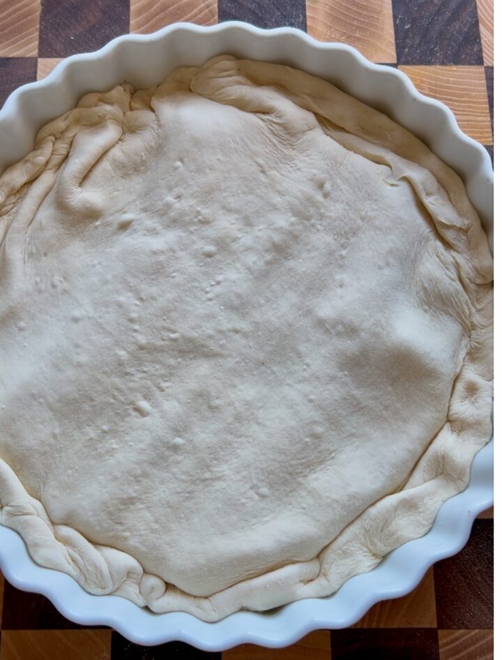 Inforna la torta salata vegana ai porri
