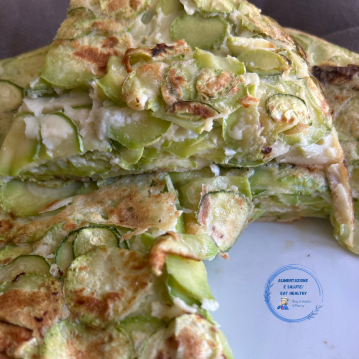 Torta di zucchine invisibile in padella: facile e senza forno