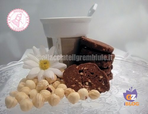 BISCOTTI CON CACAO E NOCCIOLE DI BB ED ELISA