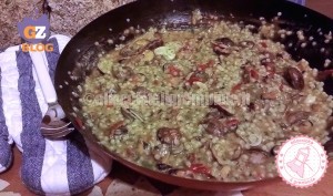 FREGOLA SARDA COZZE E VONGOLE - ALLACCIATE IL GREMBIULE