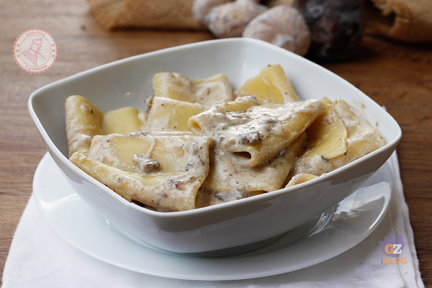 PACCHERI ALLA CREMA DI FUNGHI ricetta primo piatto facile