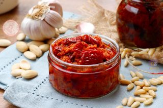 PESTO DI POMODORI SECCHI