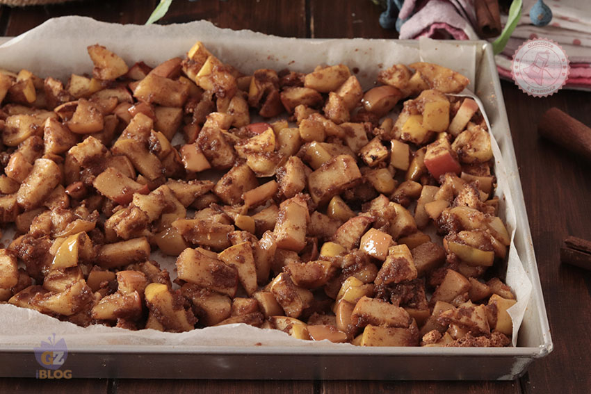 MELE E AMARETTI AL FORNO