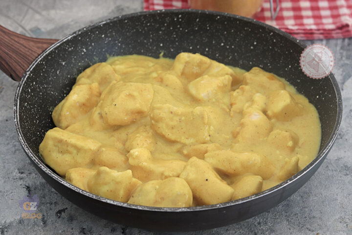 PETTO DI POLLO AL CURRY ricetta