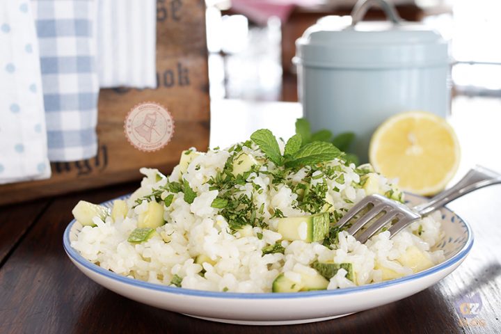 INSALATA DI RISO ZUCCHINE E MENTA