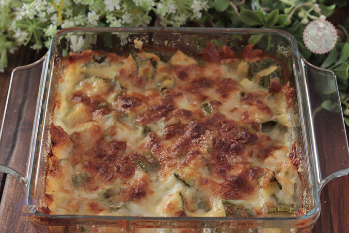 ZUCCHINE E MOZZARELLA GRATINATE AL FORNO