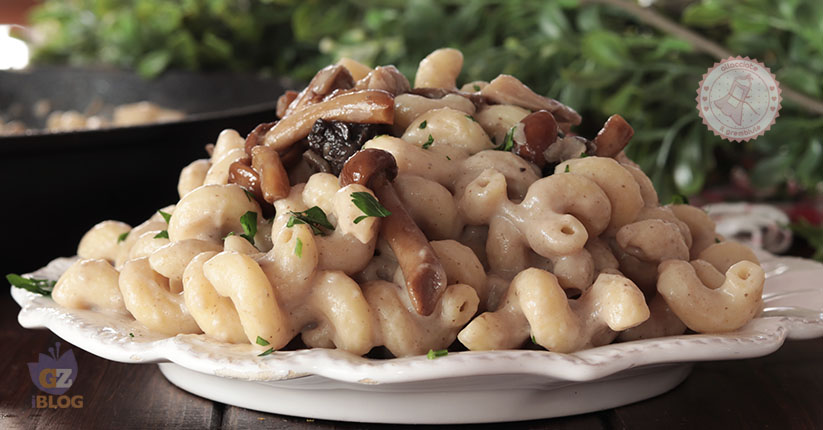 Pasta con la crema di funghi ricetta facile E VELOCE