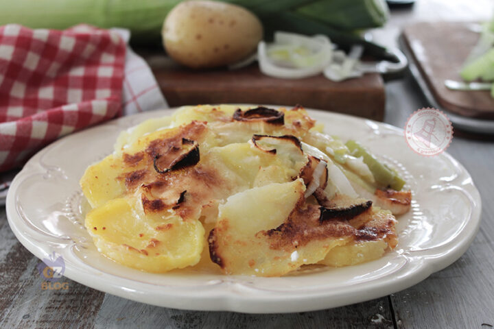 PATATE E PORRI AL FORNO