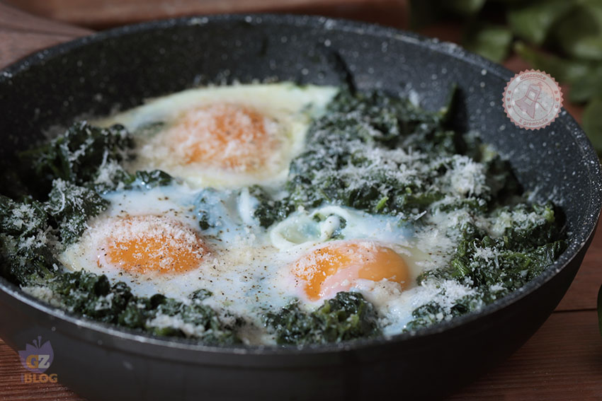 UOVA E SPINACI IN PADELLA ricetta con spinaci freschi o surgelati