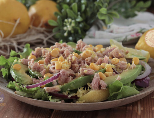 INSALATA DI AVOCADO E TONNO