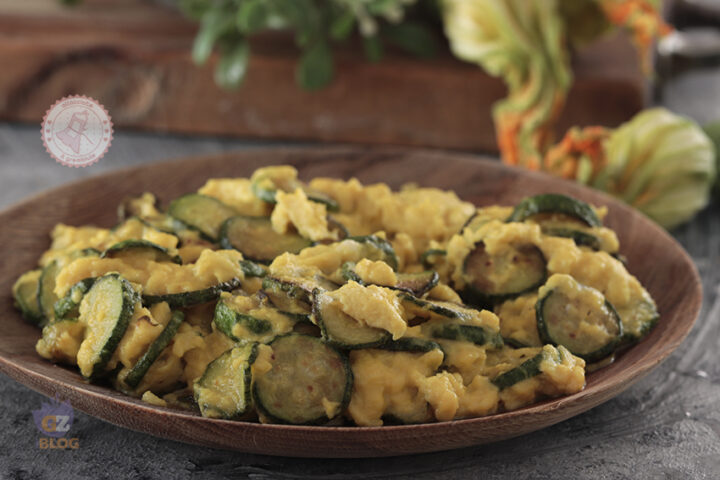 IMBROGLIATA DI ZUCCHINE