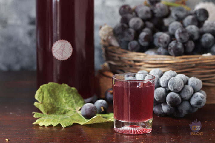 LIQUORE DI UVA FRAGOLA