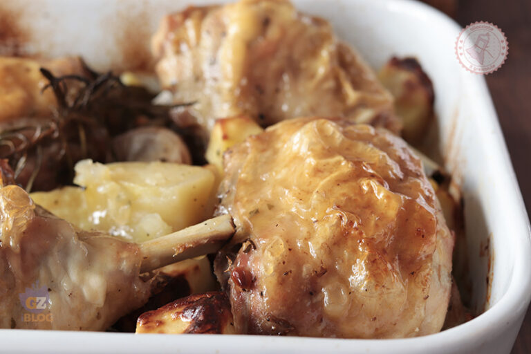 Cosce di pollo al forno con patate ricetta secondo e contorno insieme