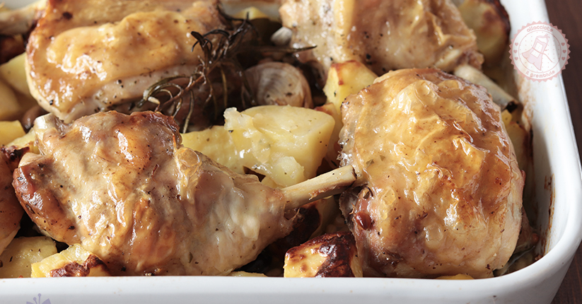 Cosce di pollo al forno con patate ricetta secondo e contorno insieme