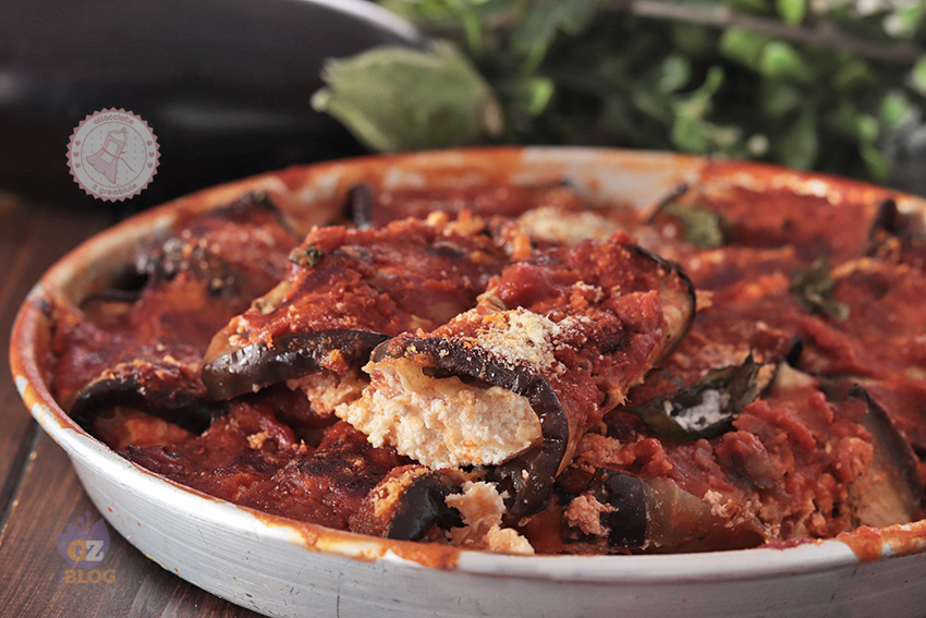 Involtini di melanzane al forno al sugo ricetta secondo piatto facile