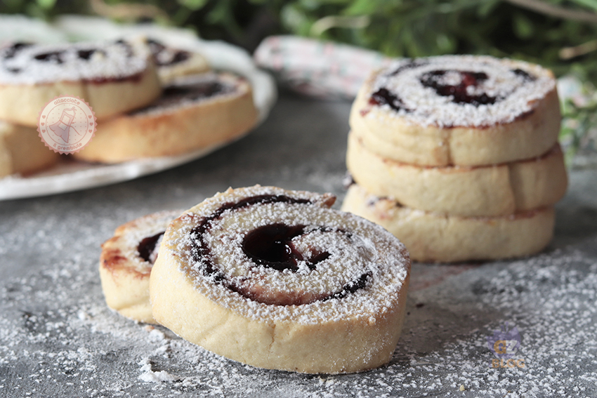 Biscotti Arrotolati Con La Marmellata Ricetta In 10 Minuti 8688