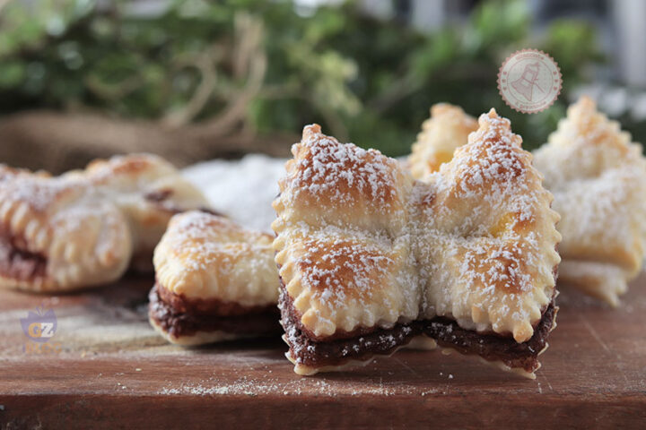 Fiocchi di pasta sfoglia farciti