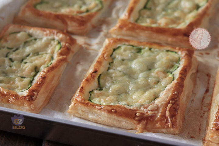Sfogliatine zucchine e formaggio