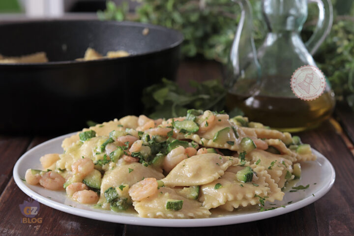 Ravioli di pesce gamberi e zucchine