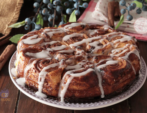 Cinnamon rolls di pasta sfoglia