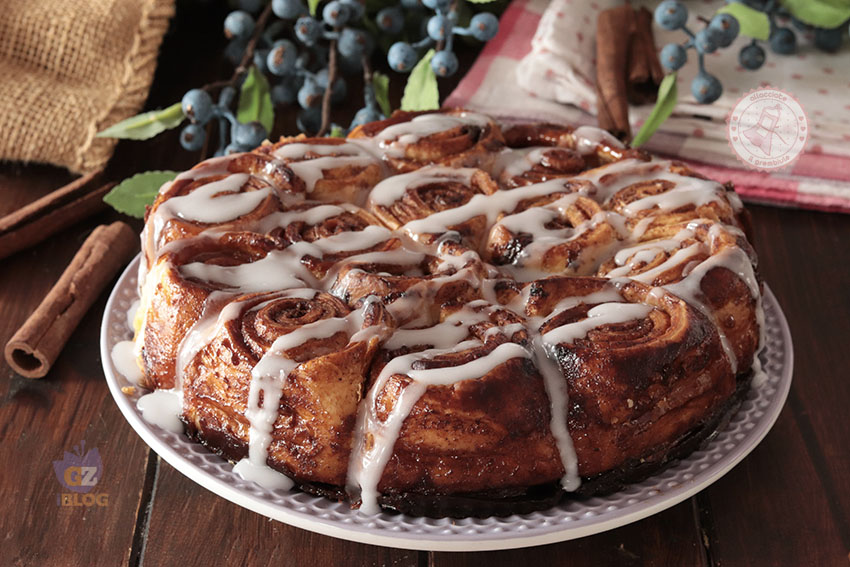 Cinnamon rolls di pasta sfoglia