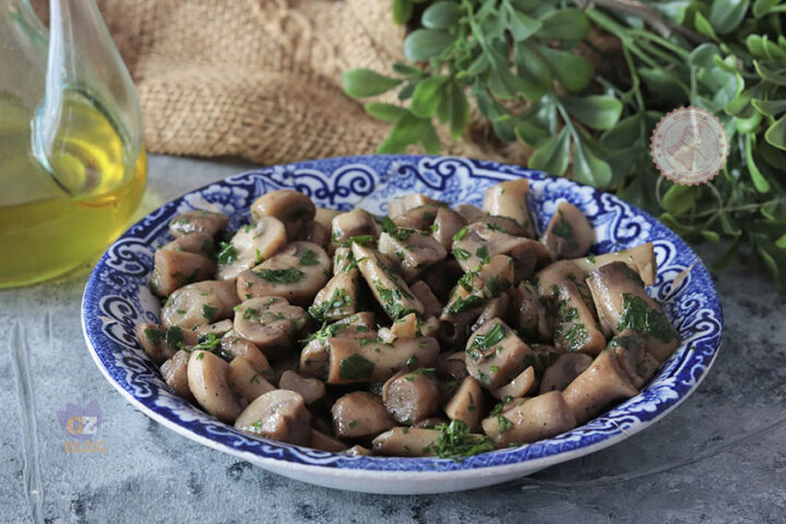 Funghi champignon in padella