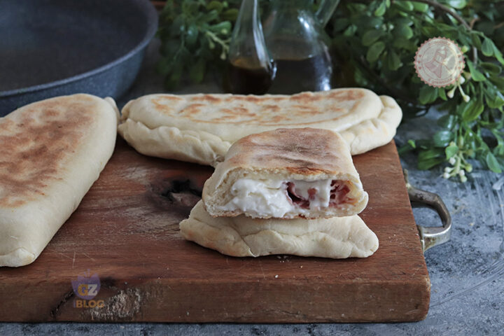 Calzoni in padella prosciutto e formaggio