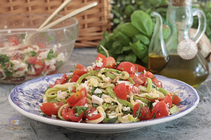 Insalata di spaghetti di zucchine