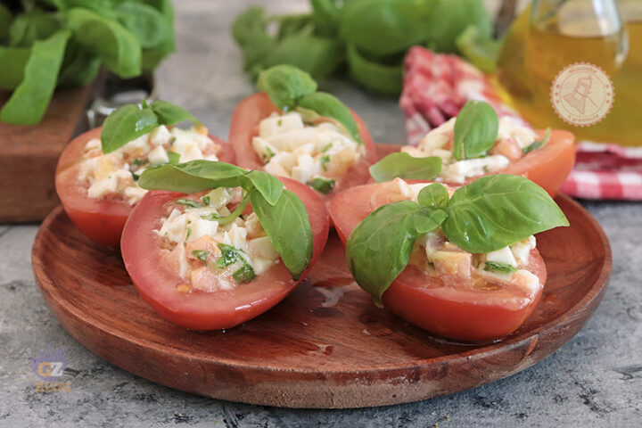 Pomodori ripieni alla caprese