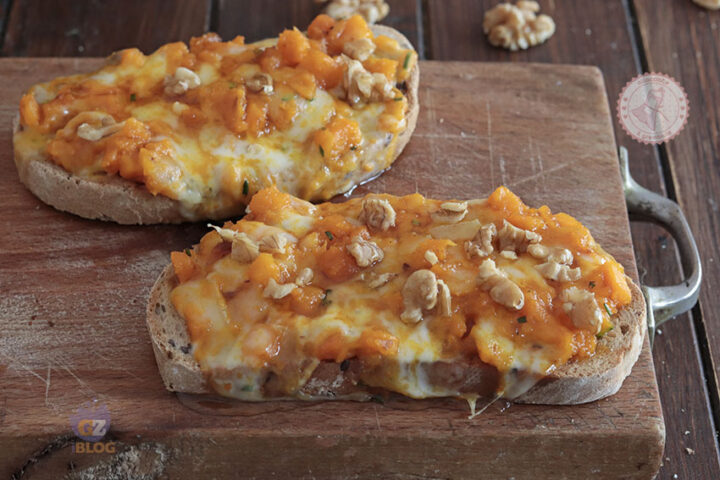 Crostoni zucca e taleggio