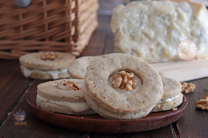 Occhi di bue gorgonzola e noci