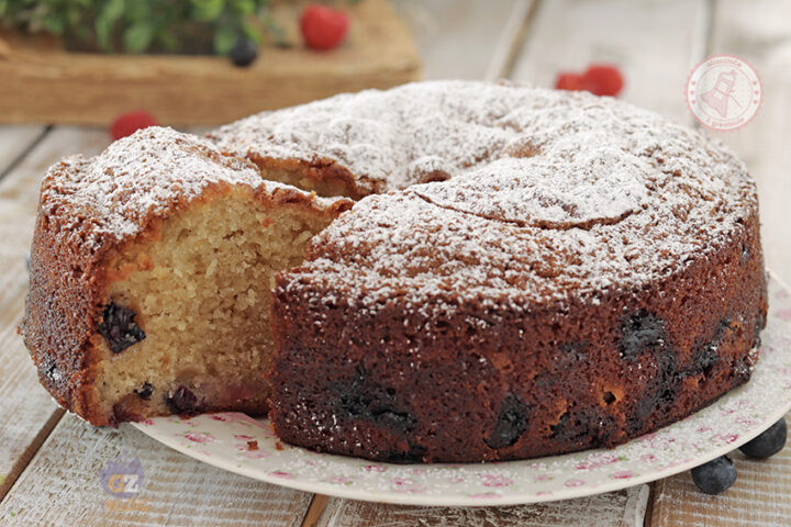 torta allo yogurt e frutti di bosco
